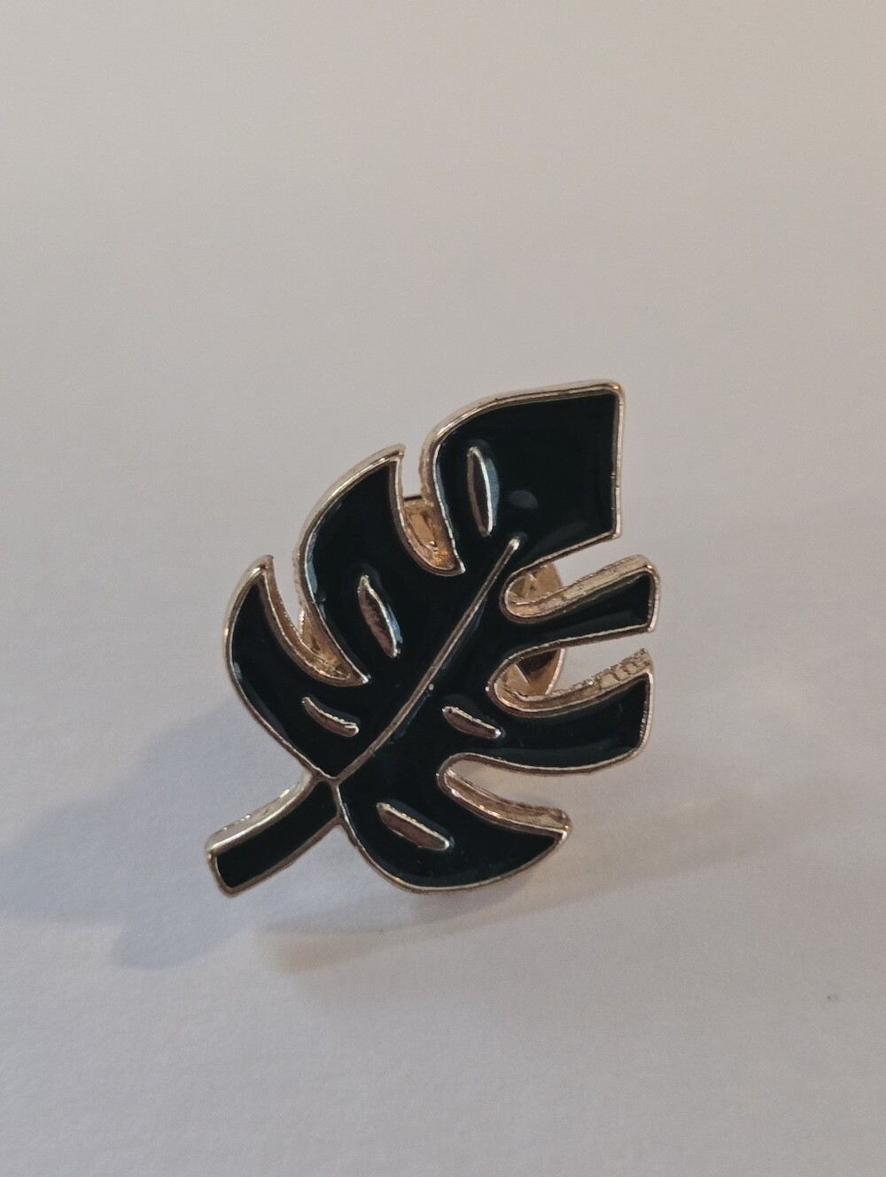Monstera Leaf Pin